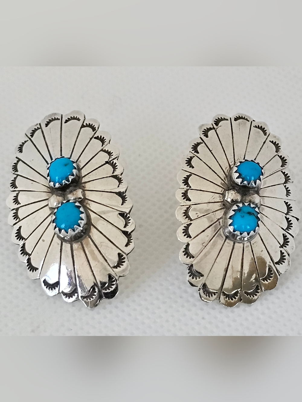Vintage Navajo Conch Earrings Sterling Silver! - Picture 2 of 3